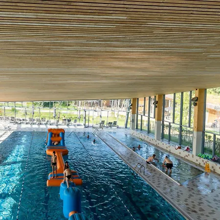 Elegant Forest Mansion 別荘