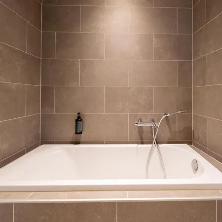 Σπίτι διακοπών Elegant Forest Mansion Antoing